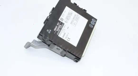 Toyota Avensis T270 Keyless (KESSY) go control unit/module 8999005021