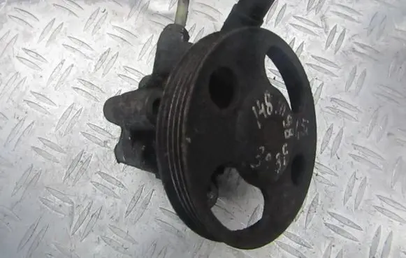 Mazda 323 F Power steering pump