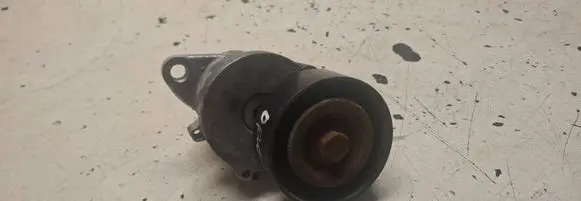 Opel Insignia A Alternator belt tensioner 