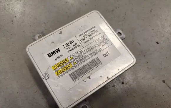 BMW 3 E90 E91 Headlight ballast module Xenon 7237647 W003T20071