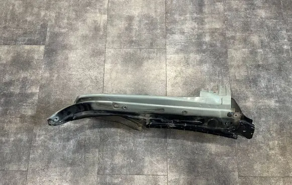 Audi Q7 4L Fender mounting bracket 4L0805175 4L0805157B