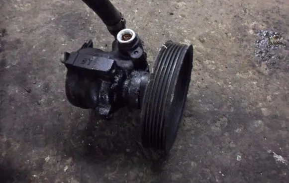 Alfa Romeo 156 Power steering pump