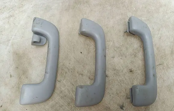 Hyundai Bayon A set of handles for the ceiling