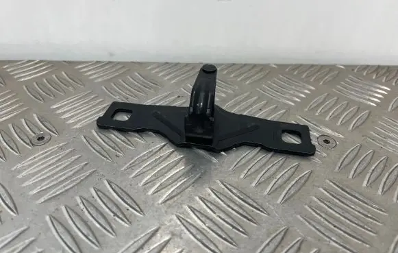 Audi A6 S6 C8 4K Loading door lock loop/hook striker 8W5827507