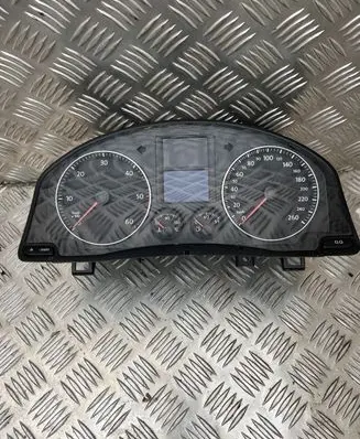 Volkswagen Golf Plus Speedometer (instrument cluster)