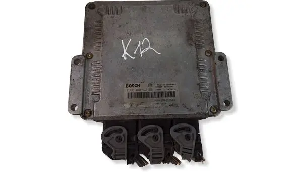Renault Trafic II (X83) Engine control unit/module 8200118526 0281010632 28SA5609