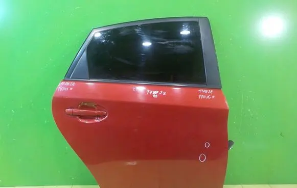 Toyota Prius (XW30) Rear door PRAWE