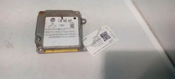 Volkswagen PASSAT B5 Airbag control unit/module 1J0909607 5WK4199