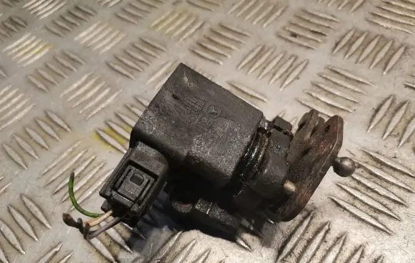 Mercedes-Benz E W210 Acceleration sensor 0125423317 A0125423317