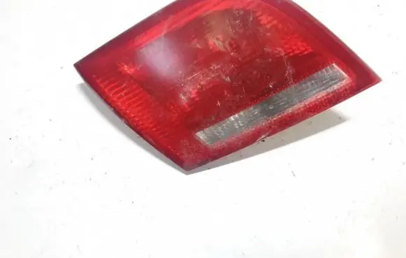 Tailgate rear/tail lights