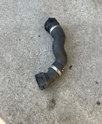 BMW 5 F10 F11 Engine coolant pipe/hose 8511928
