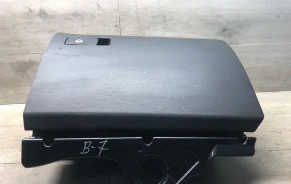 Volkswagen PASSAT B7 Glove box 3C1857114E 3003847000