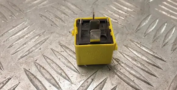 Mercedes-Benz R W251 Other relay A0025421419