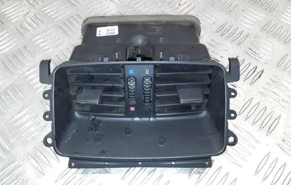 BMW 3 E92 E93 Rear air vent grill 7129556 6932023 6932024
