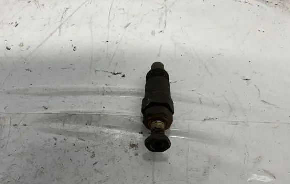 Nissan Patrol Y60 Fuel injector