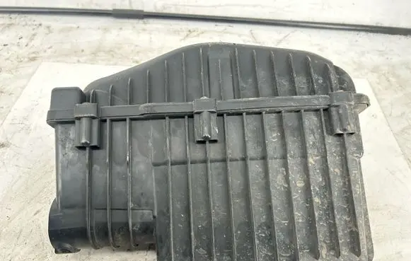 Peugeot 2008 I Air filter box 9670851880