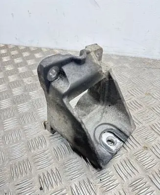 Jeep Cherokee IV KK Engine mounting bracket 122AE