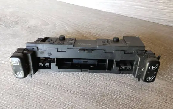 Mercedes-Benz E W210 Seat heating switch 2108200151