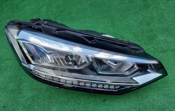 Volkswagen Touran III Headlight/headlamp 5TB941036B