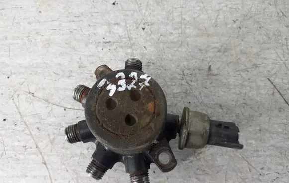 Ford Focus Fuel distributor 4M5Q9D280DA