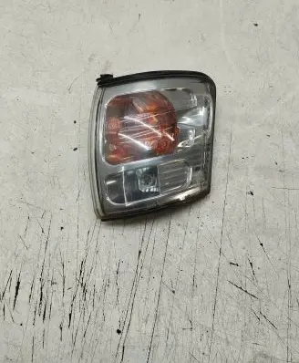 Toyota Hilux (N140, N150, N160, N170) Front indicator light