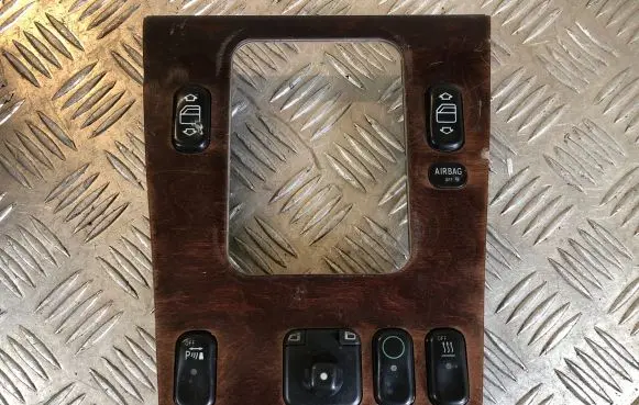 Mercedes-Benz C W202 Electric window control switch 2028211551