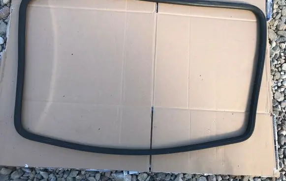 Volkswagen Golf I Rubber seal tailgate window/glass 