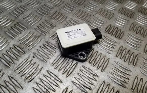 Audi A4 S4 B8 8K ESP acceleration yaw rate sensor 8K0907637C 0265005738