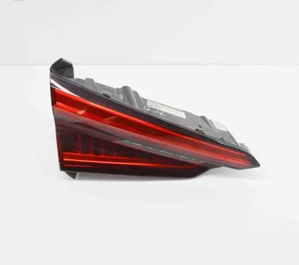 Tailgate rear/tail lights