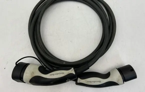 Mercedes-Benz EQC Electric car charging cable A0005833301
