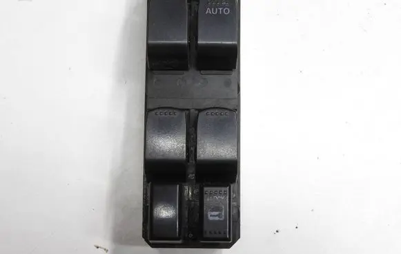 Suzuki SX4 Electric window control switch 64J30 0620T