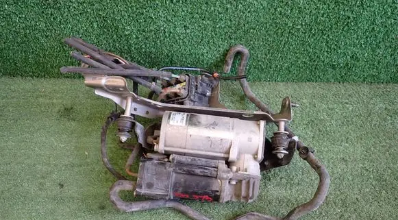 Mercedes-Benz GLC X253 C253 Air suspension compressor/pump A2133200104