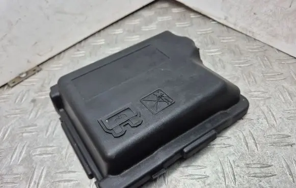 Opel Crossland X Fuse box cover 9671924480