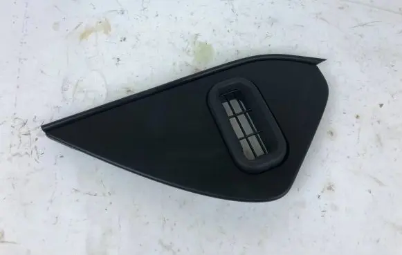 Maserati Ghibli Dashboard side end trim 06700184330 98927000 FGMRU01103