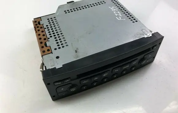 Peugeot 1007 Radio/CD/DVD/GPS head unit 96545978XT03 F2235
