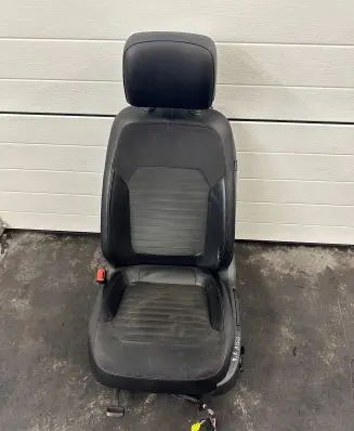 Volkswagen PASSAT B7 Front driver seat 