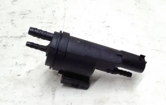 Mercedes-Benz S W221 Turbo solenoid valve 003540999 48B43625C03