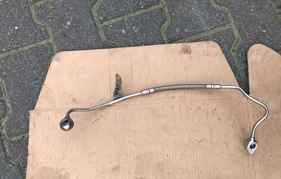 Renault Clio IV Turbo turbocharger oiling pipe/hose