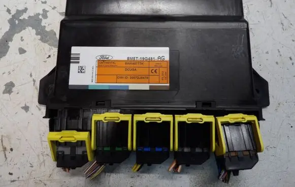Ford Kuga I Comfort/convenience module 8M5T19G481AG 2007DJ0476 5WK48777K