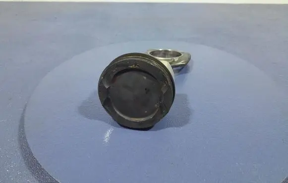 BMW M5 Piston 