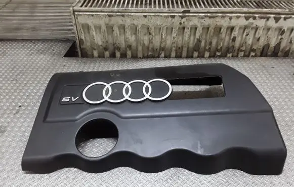 Audi A4 S4 B5 8D Engine cover (trim) 058103724C