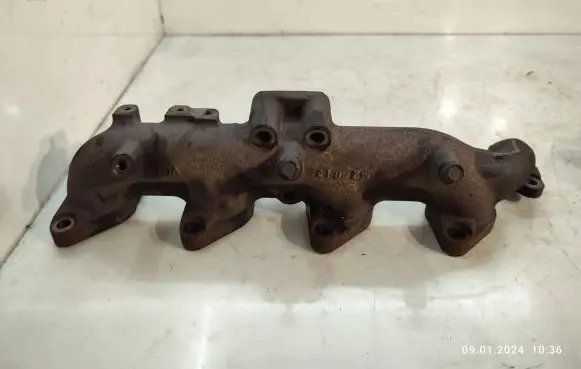 KIA Sorento Exhaust manifold