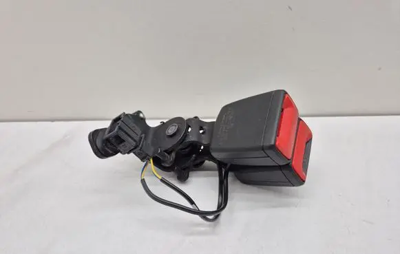 Volkswagen PASSAT B8 Middle seatbelt buckle (rear) 3V0857739A 3V0857739AMNB