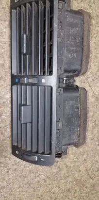 BMW 3 E46 Dash center air vent grill 8363199
