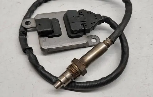 Mercedes-Benz C W205 Lambda probe sensor A0009053606 0009053606 5WK96682F