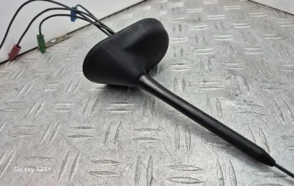 Volkswagen Touran III Aerial GPS antenna