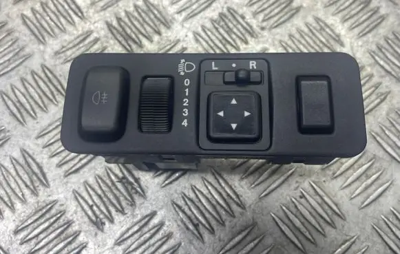 Mitsubishi Space Star Wing mirror switch MR240907