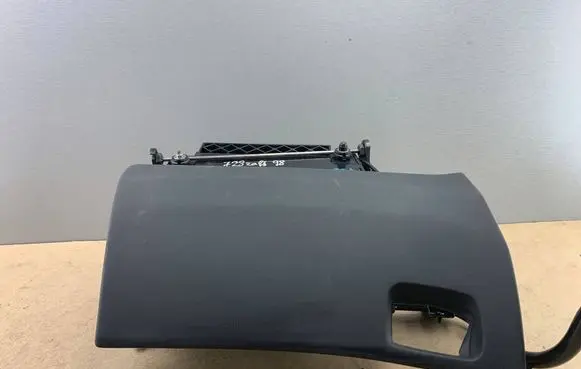 BMW 7 E38 Glove box 8125451 51168125451 51168179902