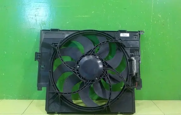 BMW 1 F20 F21 Fan set 15272311