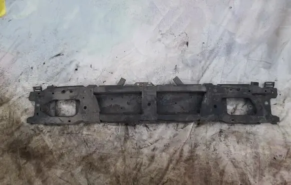 Volkswagen Golf III Front bumper cross member